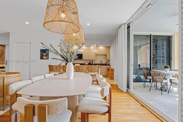 725 Crandon Blvd 203, Key Biscayne, FL 33149