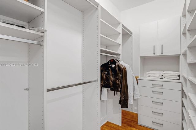 725 Crandon Blvd 203, Key Biscayne, FL 33149