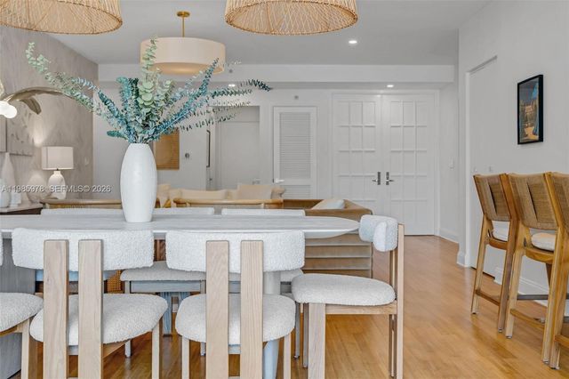 725 Crandon Blvd 203, Key Biscayne, FL 33149