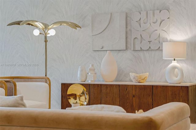 725 Crandon Blvd 203, Key Biscayne, FL 33149