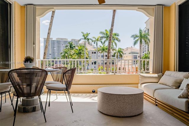 725 Crandon Blvd 203, Key Biscayne, FL 33149