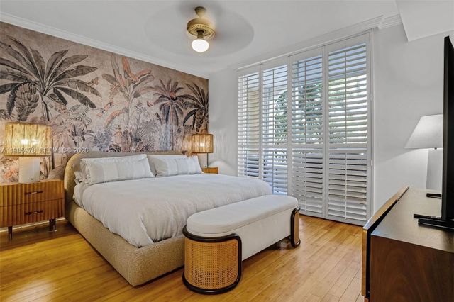 725 Crandon Blvd 203, Key Biscayne, FL 33149