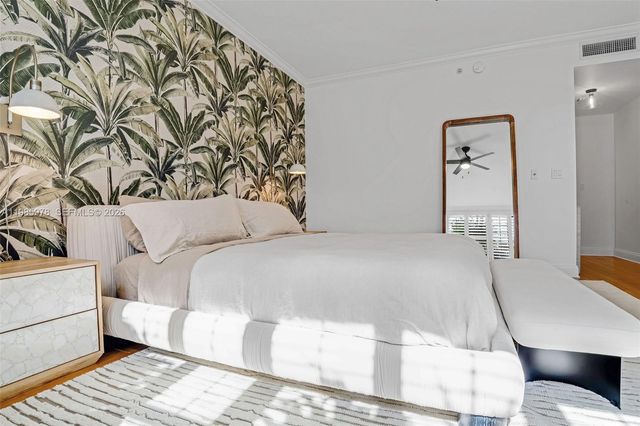 725 Crandon Blvd 203, Key Biscayne, FL 33149