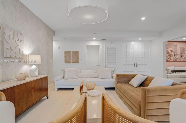 725 Crandon Blvd 203, Key Biscayne, FL 33149