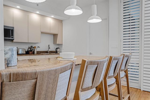 725 Crandon Blvd 203, Key Biscayne, FL 33149