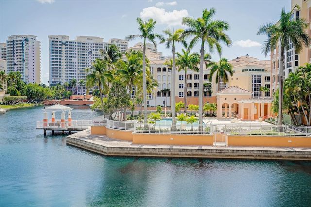 725 Crandon Blvd 203, Key Biscayne, FL 33149