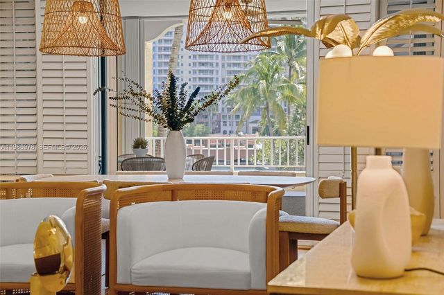 725 Crandon Blvd 203, Key Biscayne, FL 33149