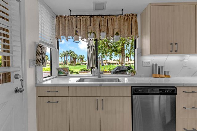 260 Calle Del Verano, Palm Desert, CA 92260