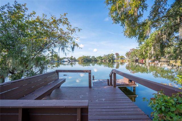 521 CENTURY OAK COURT, Lakeland, FL 33813