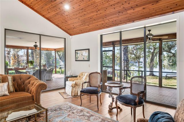 521 CENTURY OAK COURT, Lakeland, FL 33813