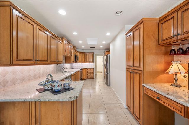 521 CENTURY OAK COURT, Lakeland, FL 33813