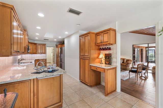 521 CENTURY OAK COURT, Lakeland, FL 33813