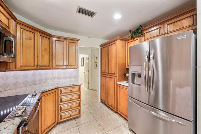 521 CENTURY OAK COURT, Lakeland, FL 33813