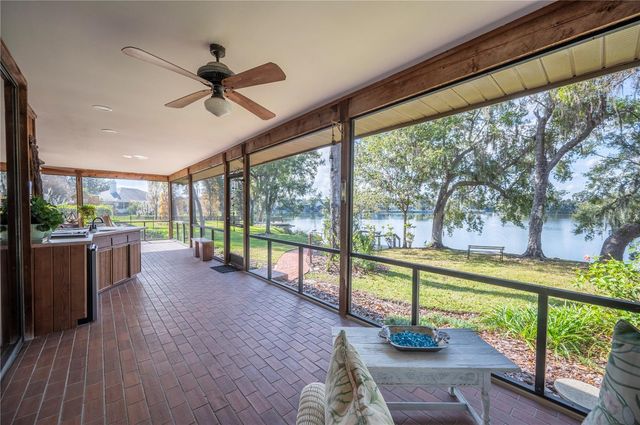 521 CENTURY OAK COURT, Lakeland, FL 33813