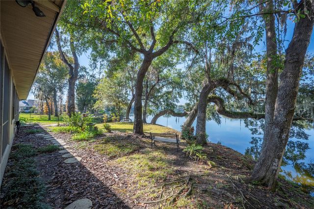 521 CENTURY OAK COURT, Lakeland, FL 33813