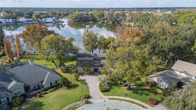 521 CENTURY OAK COURT, Lakeland, FL 33813