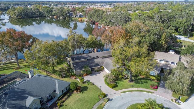 521 CENTURY OAK COURT, Lakeland, FL 33813