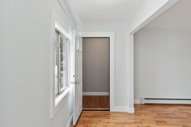 25 Cane St, Fitchburg, MA 01420