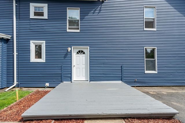 25 Cane St, Fitchburg, MA 01420