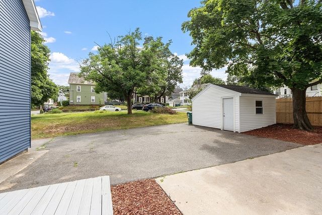 25 Cane St, Fitchburg, MA 01420