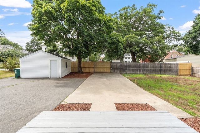 25 Cane St, Fitchburg, MA 01420