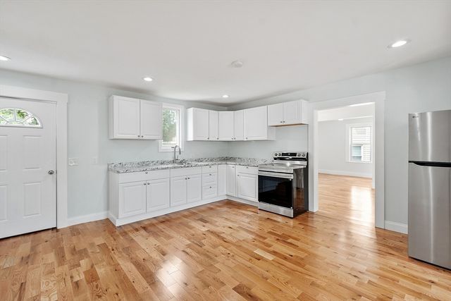 25 Cane St, Fitchburg, MA 01420