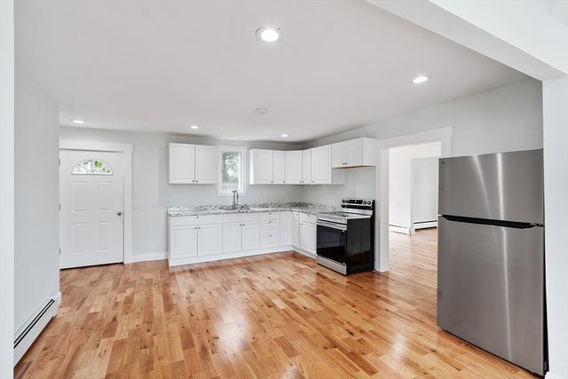 25 Cane St, Fitchburg, MA 01420