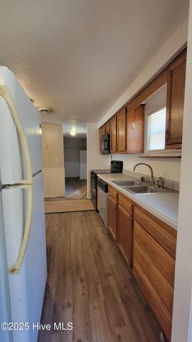 1253 E Davis Road, Jacksonville, NC 28546