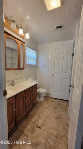 1253 E Davis Road, Jacksonville, NC 28546
