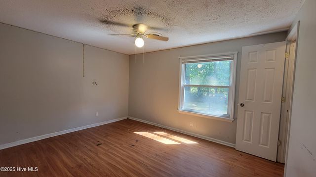 1253 E Davis Road, Jacksonville, NC 28546