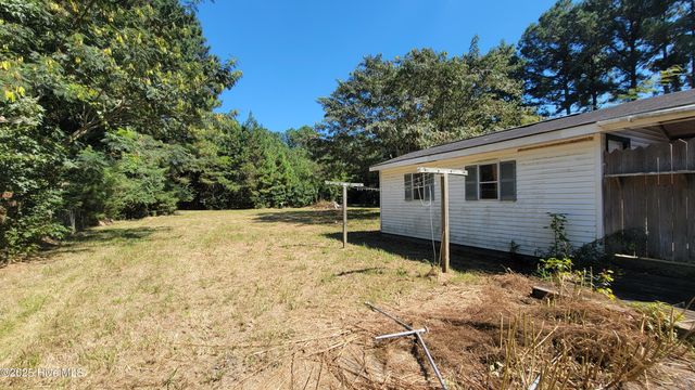 1253 E Davis Road, Jacksonville, NC 28546