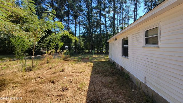 1253 E Davis Road, Jacksonville, NC 28546