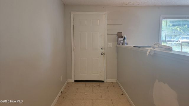 1253 E Davis Road, Jacksonville, NC 28546