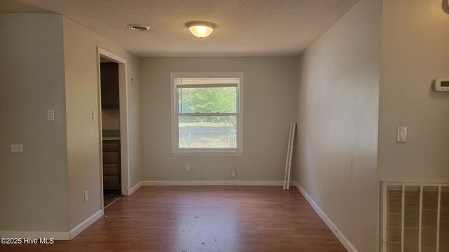 1253 E Davis Road, Jacksonville, NC 28546
