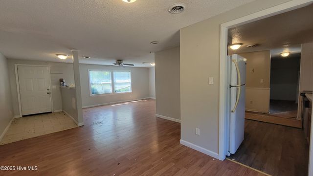 1253 E Davis Road, Jacksonville, NC 28546