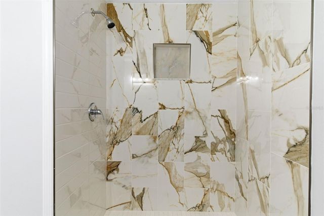 2114 E JUNEAU STREET, Tampa, FL 33604