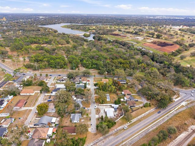 2114 E JUNEAU STREET, Tampa, FL 33604