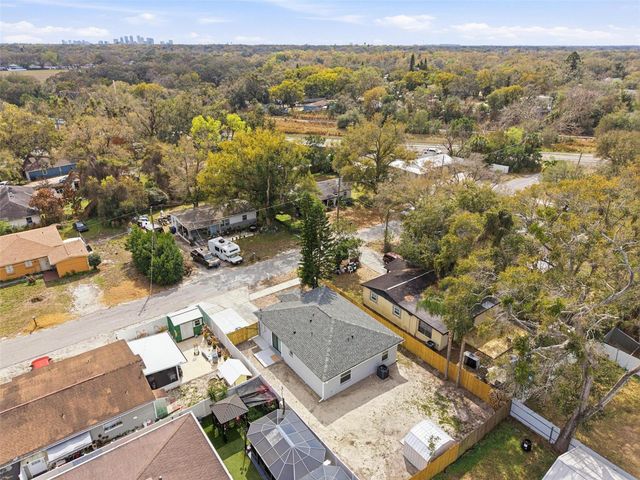 2114 E JUNEAU STREET, Tampa, FL 33604