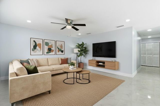 2114 E JUNEAU STREET, Tampa, FL 33604