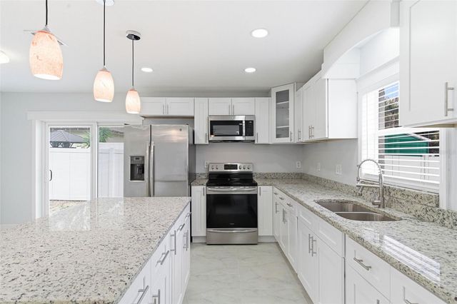 2114 E JUNEAU STREET, Tampa, FL 33604