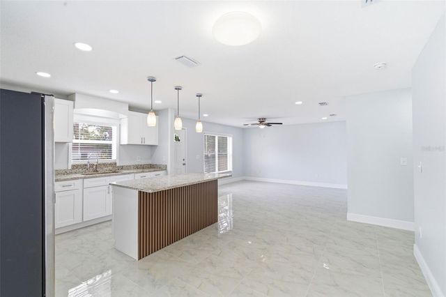 2114 E JUNEAU STREET, Tampa, FL 33604