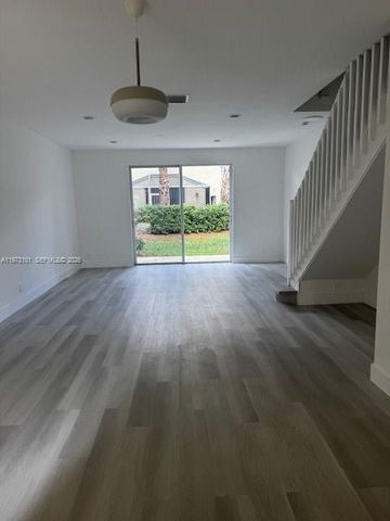 2179 Hacienda Ter 2179, Weston, FL 33327