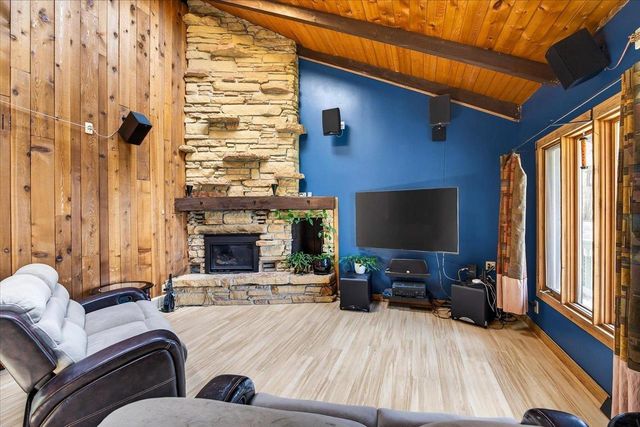 26 Appleby Circle, Mazomanie, WI 53560