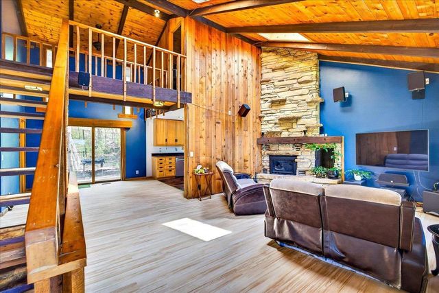 26 Appleby Circle, Mazomanie, WI 53560