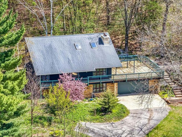 26 Appleby Circle, Mazomanie, WI 53560