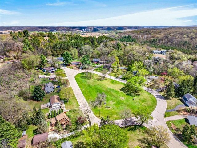 26 Appleby Circle, Mazomanie, WI 53560