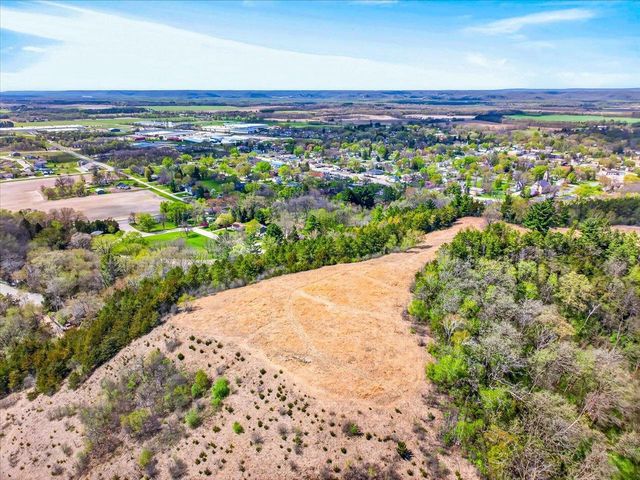 26 Appleby Circle, Mazomanie, WI 53560
