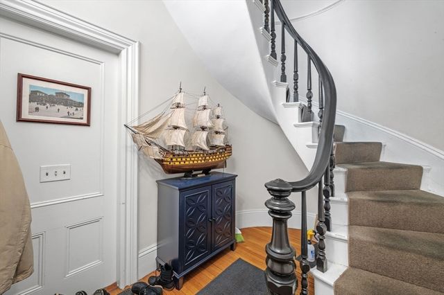 9 Boardman St 3, Salem, MA 01970