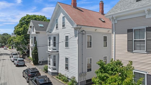9 Boardman St 3, Salem, MA 01970