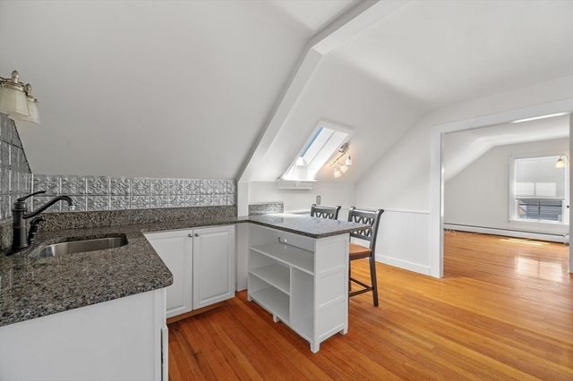 9 Boardman St 3, Salem, MA 01970